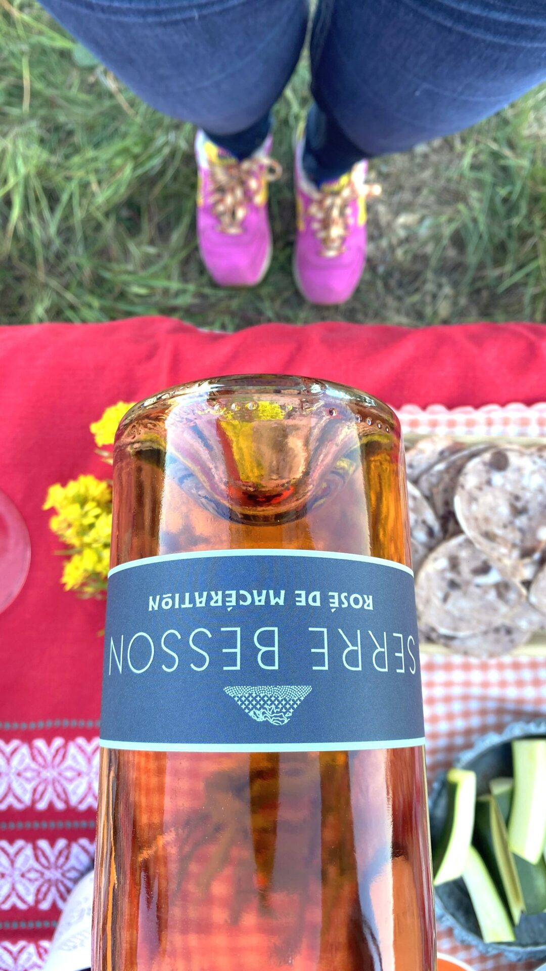 Youpi c'est Mercredi. 8è saison avec Victor et Xavier du domaine Serre Besson à Vinsobrse. Une soirée gourmande, joyeuse et hyper humaine en perspective, autour de deux vignerons au grand coeur.